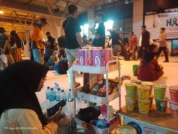 Pedagang Asongan Nunukan Raup Berkah di HUT RI