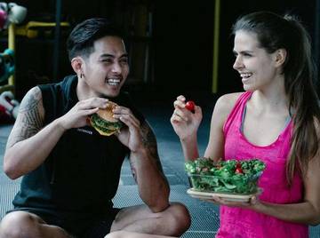 Pola Makan Sebelum dan Sesudah Olahraga