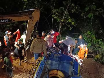 Truk Tangki Gagal Menanjak, Masuk Jurang 20 Meter