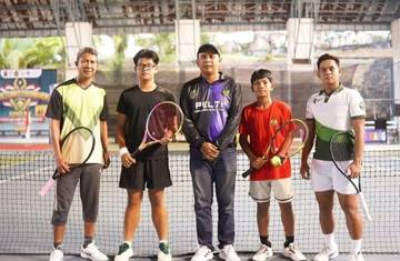 Atlet Indonesia-Malaysia Ramaikan Bupati Cup Tenis Lapangan 2025