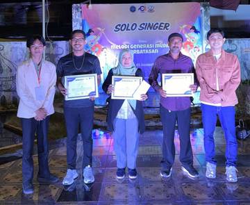 Dewan Juri Lomba Solo Singer 2026 Terima Sertifikat