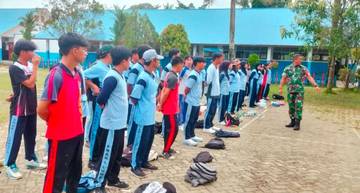 Pembinaan Teritorial Babinsa Bangun Disiplin Pelajar