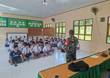 Babinsa Tanamkan Nasionalisme Kuat di Pelajar Perbatasan