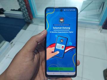 QR Dokumen Dukcapil Kini Wajib Dipindai Lewat IKD