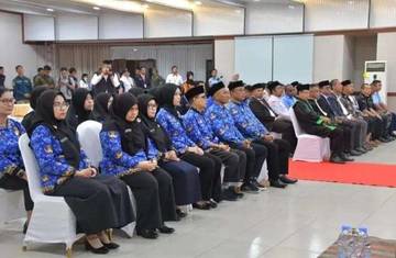 Perkuat Roda Pemerintahan, Bupati Irwan Lantik 20-Pejabat Fungsional