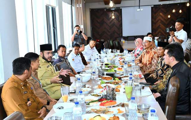 Delegasi Dunia Melayu Dunia Islam Hadir di Padang