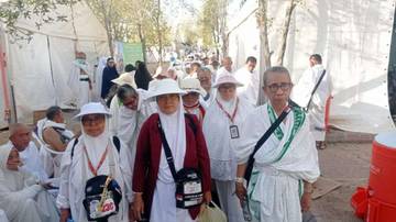Jemaah Haji Kloter Pertama Padang Tuntaskan Puncak Ibadah