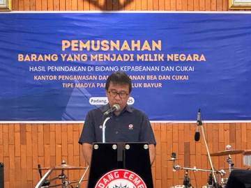 PT Semen Padang Fasilitasi Pemusnahan Produk Kepabeanan dan Cukai