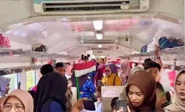 Libur Panjang HUT RI, Kursi Kereta Diserbu Penumpang
