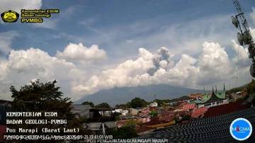 Gunung Marapi Erupsi, Abu Vulkanik Setinggi Seribu Meter