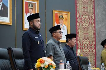 Wako Padang Sampaikan Ranperda Pada Rapat Paripurna DPRD