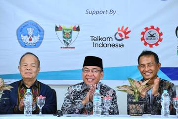 Wawako Padang Buka Pelatihan Deep Learning Guru SMPN2