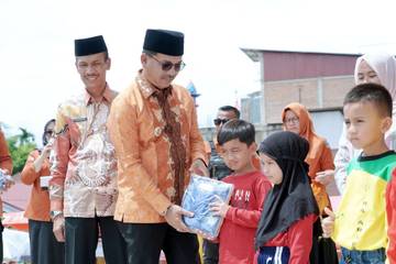 21.092 Stel Seragam Gratis Buat Siswa TK-SMP Solsel