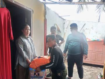 Pemko Padang Bantu Warga Terdampak Angin Puting Beliung