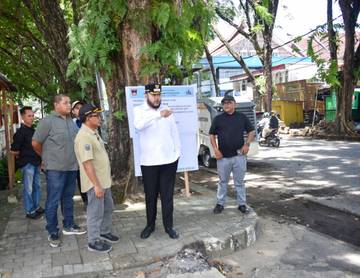 Fadly Amran Tinjau Overlay Jalan Mangunsarkoro