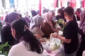 Warga Padang Serbu GPM Dinas Pangan Sumbar