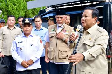 Presiden Prabowo Tinjau Lokasi Pengungsian di Kabupaten Agam