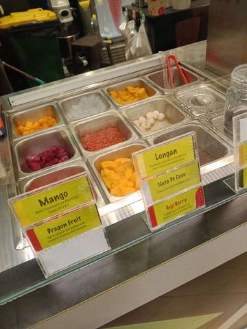 Minuman Kekinian Yoghurt Topping Buah yang Menyegarkan