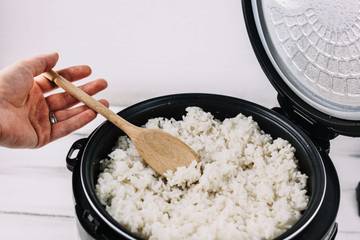 Memasak Resep Nasi Uduk Praktis dengan Rice Cooker