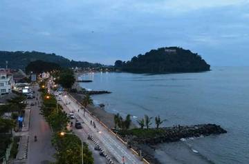 2026 Trotoar Pantai Padang Ditata Ulang
