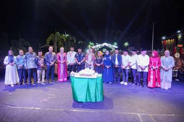 Malam Puncak HUT Dharmasraya Dibalut Nuansa Religi Khidmat