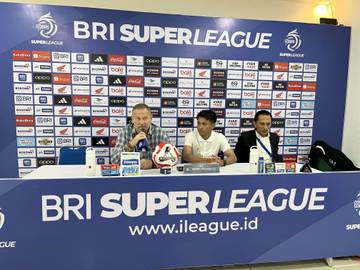 Dejan Antonic Syukuri Satu Poin Semen Padang