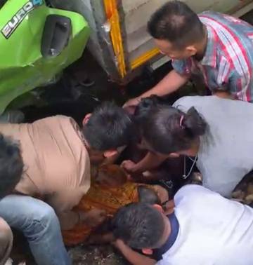 Damkar Padang Evakuasi Korban Lakalantas di Bungus