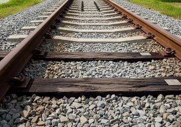 Mengenal Fungsi dan Sejarah Bantalan Rel Kereta Api