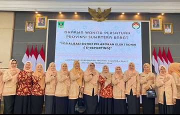 Ketua Dharma Wanita Persatuan Pasbar Ikuti Sosialisasi E-Reporting