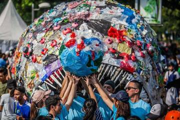 Indonesia Bebas Plastik 2025, Sejauh Mana Implementasinya?   