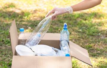 5 Ide Memanfaatkan Botol Bekas Jadi Berguna