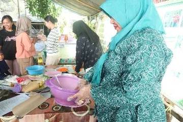 Ibu-Ibu Tampelas Perkuat Ekonomi Lewat Optimalisasi Produk Lokal