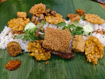 Nasi Liwet, Sajian Kuliner Tradisional Indonesia Sarat Kebersamaan