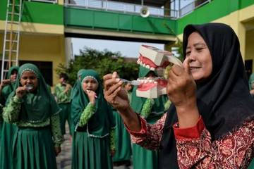Jaga Kesehatan Gigi Berperan Mencegah Keropos dan Berlubang