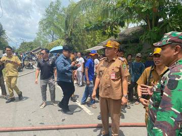 Sekda Kapuas Tinjau Kebakaran Desa Tamban Baru Mekar