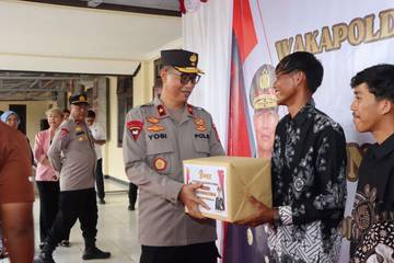 Wakapolda Kalteng Salurkan Bansos untuk Petani di Gumas