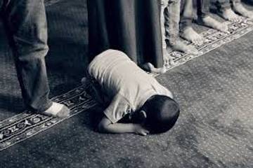 Salat Berjamaah di Masjid, Berikan Cahaya Hari Kiamat 