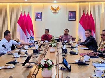 Pemerintah Pusat dan Daerah  Sinergi Menjaga Keseimbangan Hutan