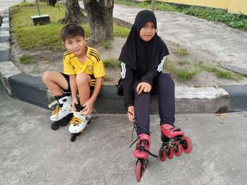 Alihkan Anak dari Gadget Lewat Olahraga Sepatu Roda
