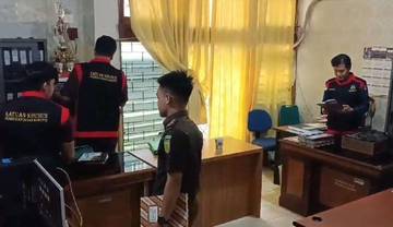 Kejari Muba Geledah Empat Ruangan Disnakertrans Sumsel 