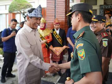 Pangdam II/Swj Dampingi Mentan Amran Sulaiman Operasi Pasar