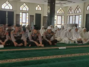 Polda Sumsel Lepas 44 Personel ke Tanah Suci