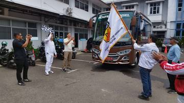 FORKI Sumsel Lepas Kontingen Karate Berlaga di Kejurnas