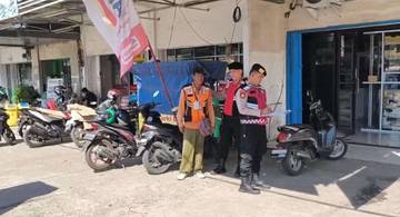 Satsamapta Tertibkan Parkir Liar Minimarket di Palembang