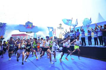 Ribuan Peserta Meriahkan PLN Mobile Color Run Palembang