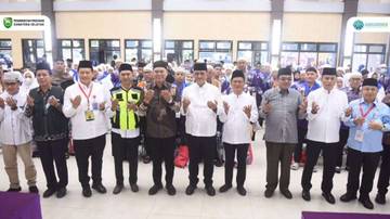 Sekda Sumsel Sambut Jamaah Haji Kloter Pertama