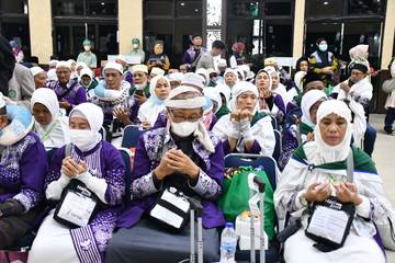 Enam Jemaah Debarkasi Palembang Dirawat di Tanah Suci