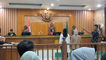 Majelis Hakim Dikritik dalam Sidang Pemalsuan Akta Nikah