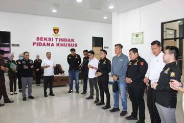 Kejari Geledah Kantor KONI dan Dispora Muara Enim