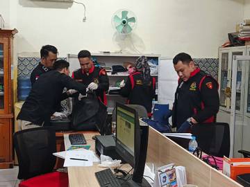 Kejari Banyuasin Geledah Kantor Dinkes dan PMI